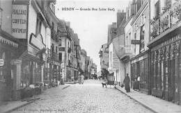 Redon     35         Rue  La Grande Rue .   Coté Sud  ( 1 Voir Scan) - Redon