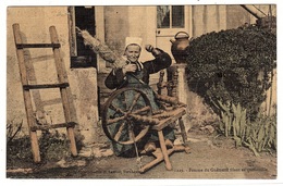 56 - Femme Du Guéméné Filant Sa Quenouille - Coll. H. Laurent, Port-Louis - Carte Colorisée / Toilée - MÉTIER - FILEUSE - Guemene Sur Scorff