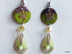 Boucles D'oreilles émaux Sur Cuivre Vert Violet Et Goutte Tissée En Miyuki Delicas  Des Merveilles Réalisées Par Deux Ar - Ohrringe