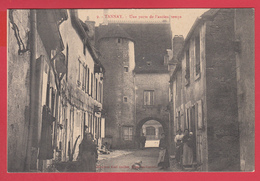 CPA *58 * TANNAY / Porte De L'Ancien Temps * Animation *** *Scann Recto/Verso - Tannay