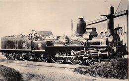 ¤¤  -  Carte-Photo Non Située   -  Chemin De Fer  -  Locomotive Du P.L.M En Gare , Cheminots   -  ¤¤ - Equipo