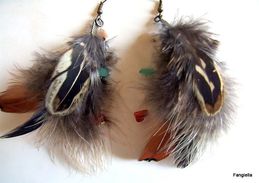 Boucles D´oreilles Ethniques Plumes Et Pierres Semi-précieuses  Le Bonheur De Sentir La Douceur Des Plumes Nous Caresser - Oorringen