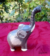 Joli Figurine En Bois -  ELEPHANT - Otros & Sin Clasificación