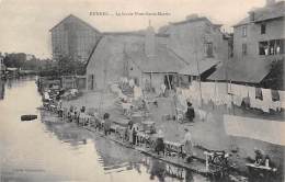 Rennes     35       Le Lavoir Pont Saint Martin        (voir Scan) - Rennes