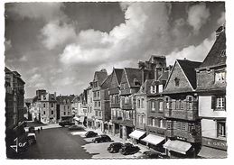 LANNION - Vieilles Maisons, Place Du Centre - Lannion