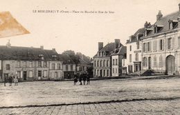 61 LE MERLERAULT PLACE DU MARCHE ET RUE DE SEES ANIMEE - Le Merlerault
