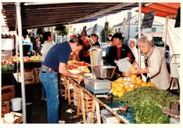 Delcampe - Chevilly Larue - Le Petit Marché, Place De La Libération 25 Mai 1986 - 300ex - Chevilly Larue