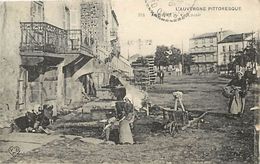 - Puy De Dome -ref-642- Aubiere - Lavoir - Lavoirs - Laveuse - Laveuses - Metiers - Voir Verso Quievrechain - Nord - - Aubiere