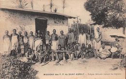¤¤ -    Mission Des P.P. Du Saint-Esprit  -  Evêque Africain Visitant Les Lépreux    -  ¤¤ - Unclassified