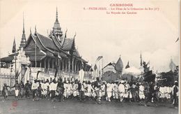 CAMBODGE -  PHNOM-PENH  - Les Fêtes De La Crémation Du Roi  -  La Noyade Des Cendres - Cambodia