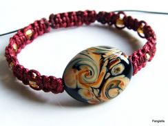 Bracelet Shamballa Bordeaux Perle Lampwork En Verre Sur Fond Noir  Il S'adaptera à Tous Les Poignets. - Armbanden