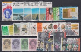 Pays-Bas N° 1145 / 70 XX : Année 1981 En Timbres-poste Complète Les 26 Valeurs Sans Charnière TB - Années Complètes