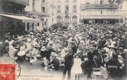 Saint Malo      35          Place Chateaubriand . L'heure De L'apéritif         (voir Scan) - Saint Malo