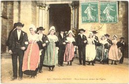 56/ CPA A - Environs D'Auray - Femmes Sortant De L'Eglise - Auray