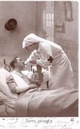 Soins Dévoués / Infirmière Et Soldat Blessé / France  Guerre 1914-1918 - Red Cross