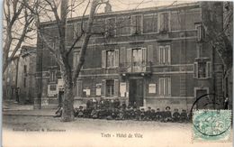 13 - TRETS -- Hôtel De Ville - Trets