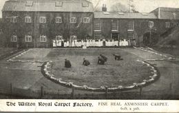 Advertisement   THE WILTON ROYAL CARPET FACTORY    CRACK IN THE CARD SEE SCAN - Publicidad