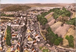 BITCHE    Vue Aérienne De La Ville Et La Vallée.Une Partie De La Citadelle - Creutzwald