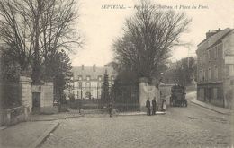 CPA Septeuil Façade Du Château Et Place Du Pavé - Septeuil