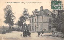 La Chapelle Bouëxic     35     Mairie Et Route De Maure      (voir Scan) - Autres & Non Classés