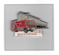 Pin´s  Sapeurs  Pompiers  C.S  MASSENA, Camion  Renault  Rouge - Pompiers