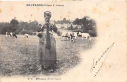 Non Classé    35      Pâtoure. Jeune Fille Tricotant    (voir Scan) - Sonstige & Ohne Zuordnung