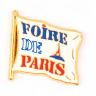 Pin's FOIRE DE PARIS - Le Drapeau - Zamac - Arthus Bertrand - G678 - Arthus Bertrand