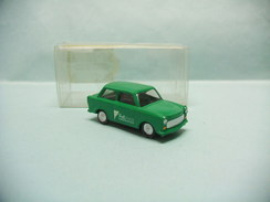 SES - TRABANT P 601 S P-601S HelPac Einweg Artikel HO 1/87 - Strassenfahrzeuge