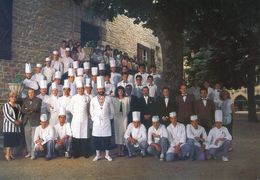 81 - Cordes Sur Ciel - Le Chef étoilé Yves Thuries Et Sa Brigade - Cordes