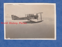 Photo Ancienne - En Plein Vol - Hydravion à Identifier , Voir Numéro - 1930 - Avion Aéro Navale Marine Nationale Plane - Aviation