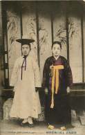 090817 - ASIE COREE - Korean Gentleman & Lady - - Corée Du Nord