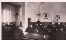 83.  LA CRAU . CPA . GRAND SÉMINAIRE ALBERT DE CASTILLE. SALLE DE CLASSE - La Crau