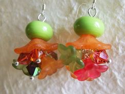 Boucles D'oreilles Fleurs Orange Et Vert En Verre Filé, Cristal, Lucite Et Argent Massif  Des Perles Filées Au Chalumeau - Ohrringe