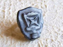 Bague  En Céramique Artisanale Gris Noir Sur Anneau Réglable Argenté - Anelli