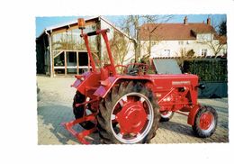 21 - Côte D´Or - VARANGES - N° 54 - M. Brullebaut Restaurateur De Tracteurs - Tracteur Gros Plan FARMALL D 320 - Traktoren