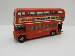 Corgy : London Transport Routemaster - Corgi Toys