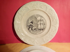 TRES BON ETAT ASSIETTE EN PORCELAINE DE LIMOGES 19ème ? APPARENCE ET REALITE N°6 ? Le Curé Ne Nous Voit Pas ... - Limoges (FRA)