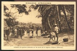 Missions Africaines - Acheteurs De Graines Palmistes Sur Les Bords De La Lagune D'Adjara - Dahomey - Benin