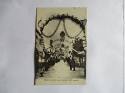 CPA 44 FROSSAY LES FETES DIEU 1920 UNE RUE - Frossay