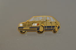 REF M1  : Pin's Pin ARTHUS BERTRAND : Theme Automobile Mercedes - Arthus Bertrand