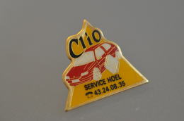 REF M1  : Pin's Pin  : Theme Automobile Renault Clio Service HOEL - Renault