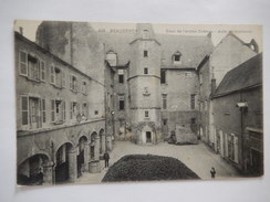 CPA - (45) - BEAUGENCY - COUR DE L'ANCIEN CHATEAU - ANIMEE -  R4551 - Beaugency