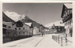 ST.ANTON Am Arlberg - Winteraufnahme, Fotokarte Gel.193? Nach Salzburg, 3x4 Gro Frankierung - St. Anton Am Arlberg