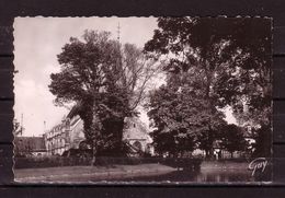 36a * L'EGLISE DE SCEAUX * VUE DU PARC **!! - Sceaux