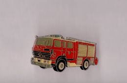 Pin's Pompier / Camion Sapeurs Pompiers Camiva (époxy) Longueur: 3,6 Cm - Pompiers