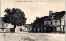 18 - BRINON Sur SAULDRE -- La Place Du Marronnier , Côté Sud - Brinon-sur-Sauldre