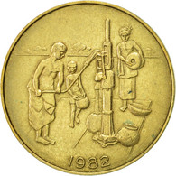 Monnaie, West African States, 10 Francs, 1982, Paris, TTB, Aluminum-Bronze - Ivoorkust