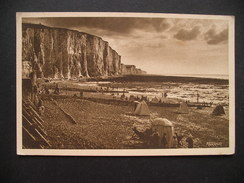 Ault-Onival(Somme) La Plage A Maree Basse Et Les Falaises Vers Mers - Picardie