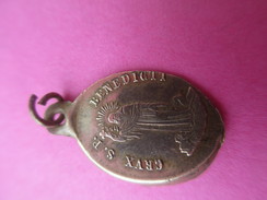 Petite Médaille Religieuse Ancienne /Crux SP  Benedicit/Fin  XIXéme Siécle    CAN450 - Religion & Esotericism