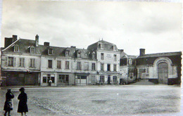 72 LE GRAND LUCE PLACE DE LA REPUBLIQUE HOTEL MODERNE CAFE RESTAURANT MAISON MAGDELEINE  CARTE ANNEE 1950 - Le Grand Luce